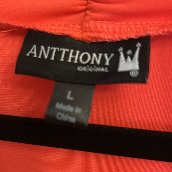 Antthony Bold Coral Top - Picture 2 of 7